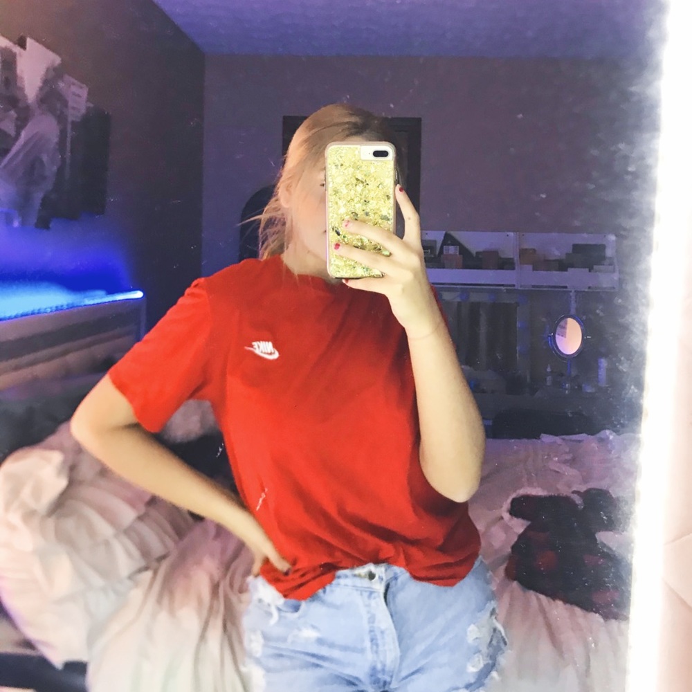 red nike classic tee